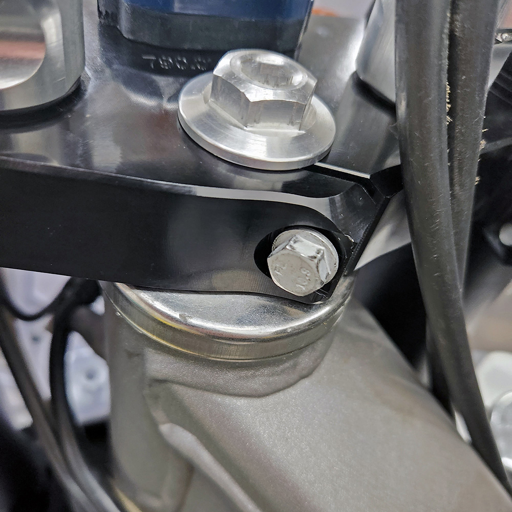 Suspension clamp failure from wrong selection