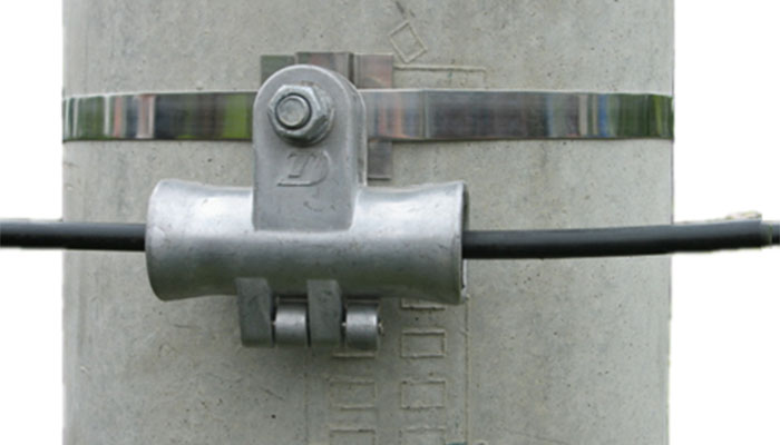 Uses of the suspension clamp in power networks